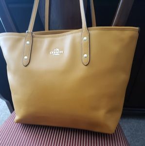 Beautiful fall Coach tote